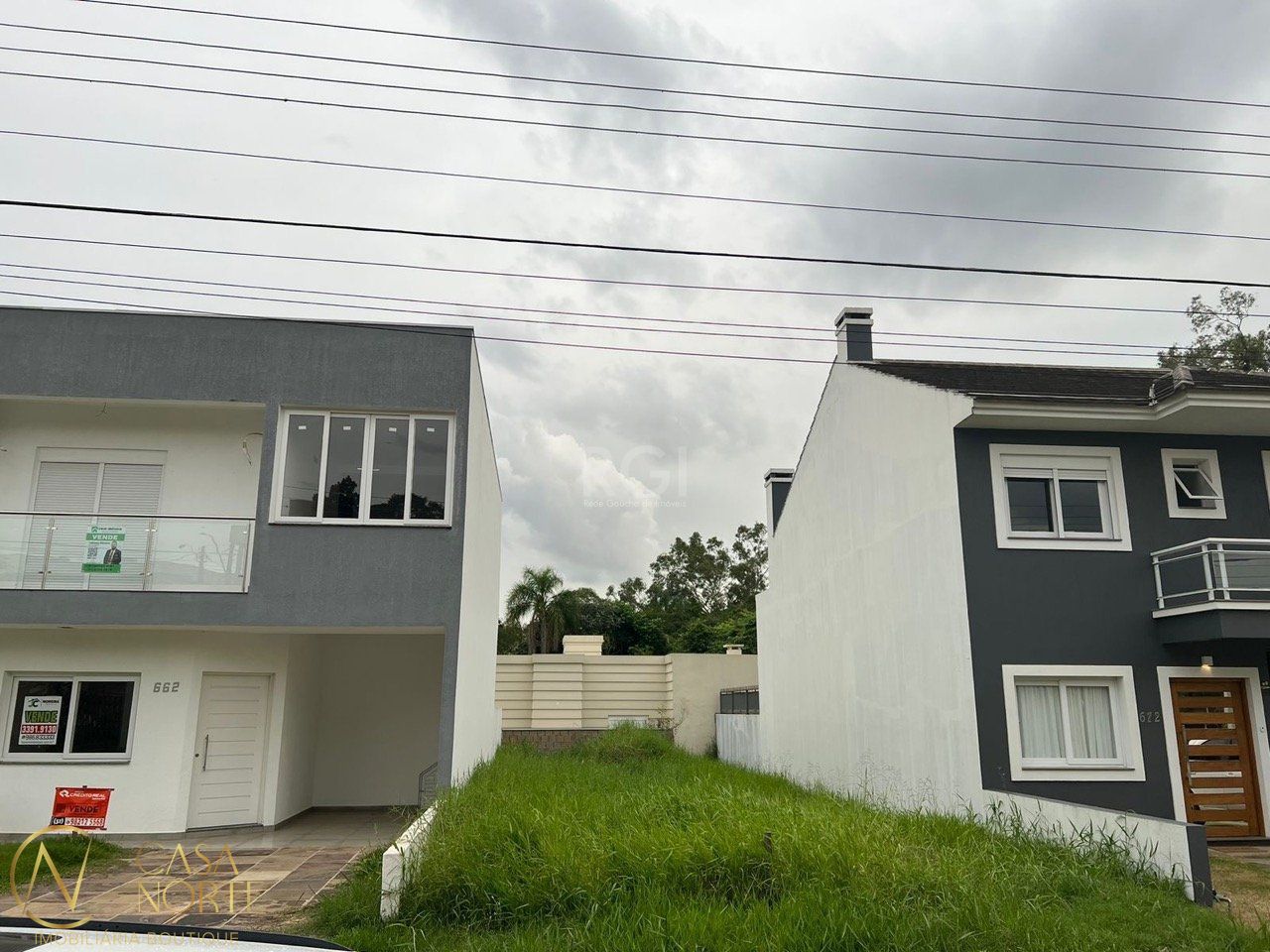 Terreno à venda  com 163m², Avenida Edgar Pires de Castro no bairro Hípica em Porto Alegre