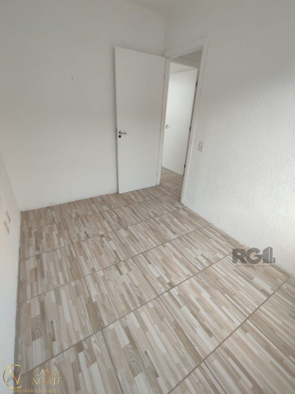 Apartamento à venda com 2 quartos, 40m², 1 vaga, Rua José Iuchno no bairro Hípica em Porto Alegre