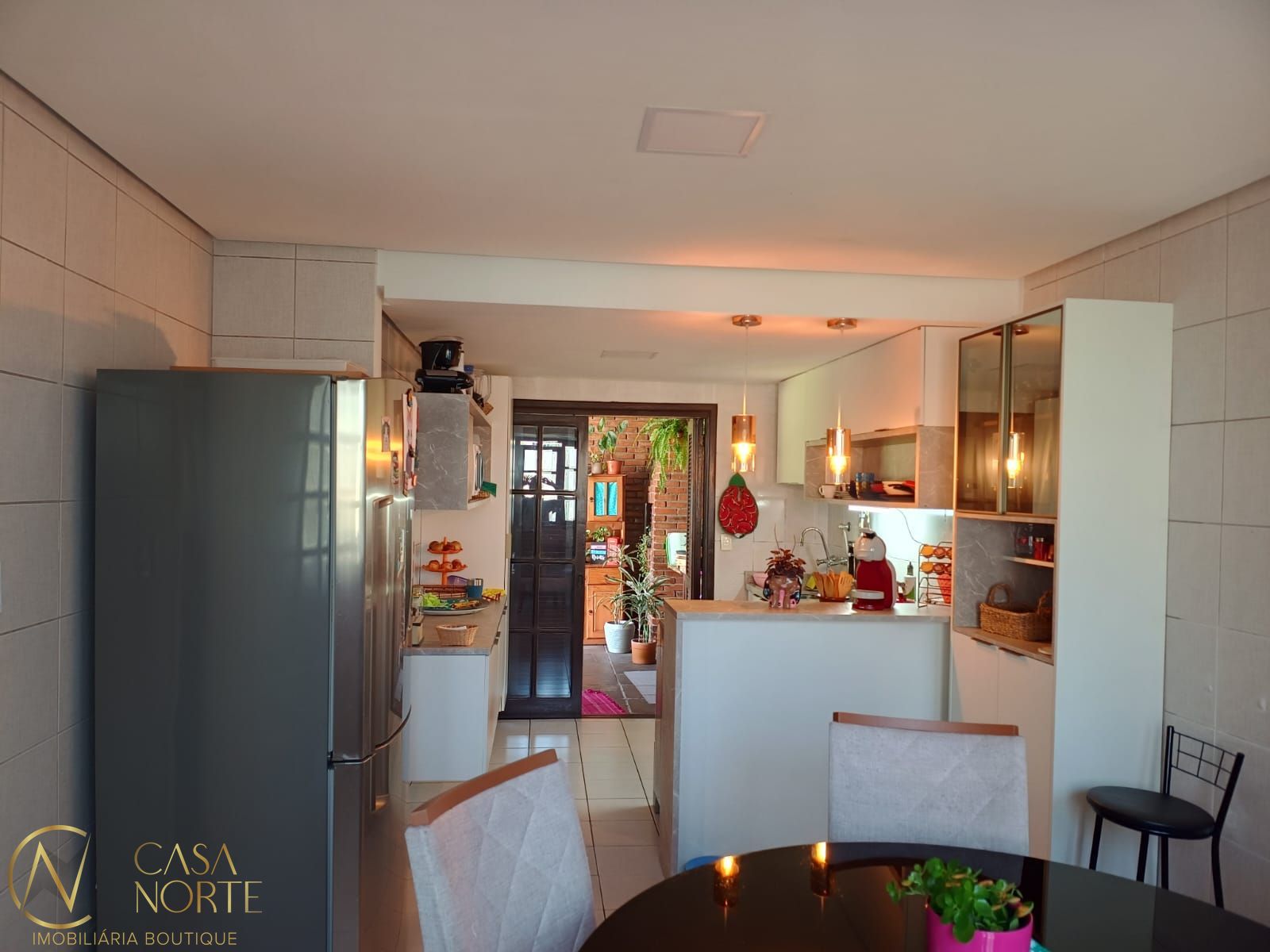 Casa à venda com 3 quartos, 179m², 1 suíte, 3 vagas, Rua Padre João Batista Reus no bairro Vila Conceição em Porto Alegre