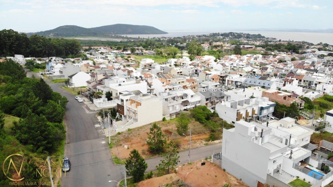Terreno à venda  com 322m², Rua Manoel Fernandes no bairro Guarujá em Porto Alegre