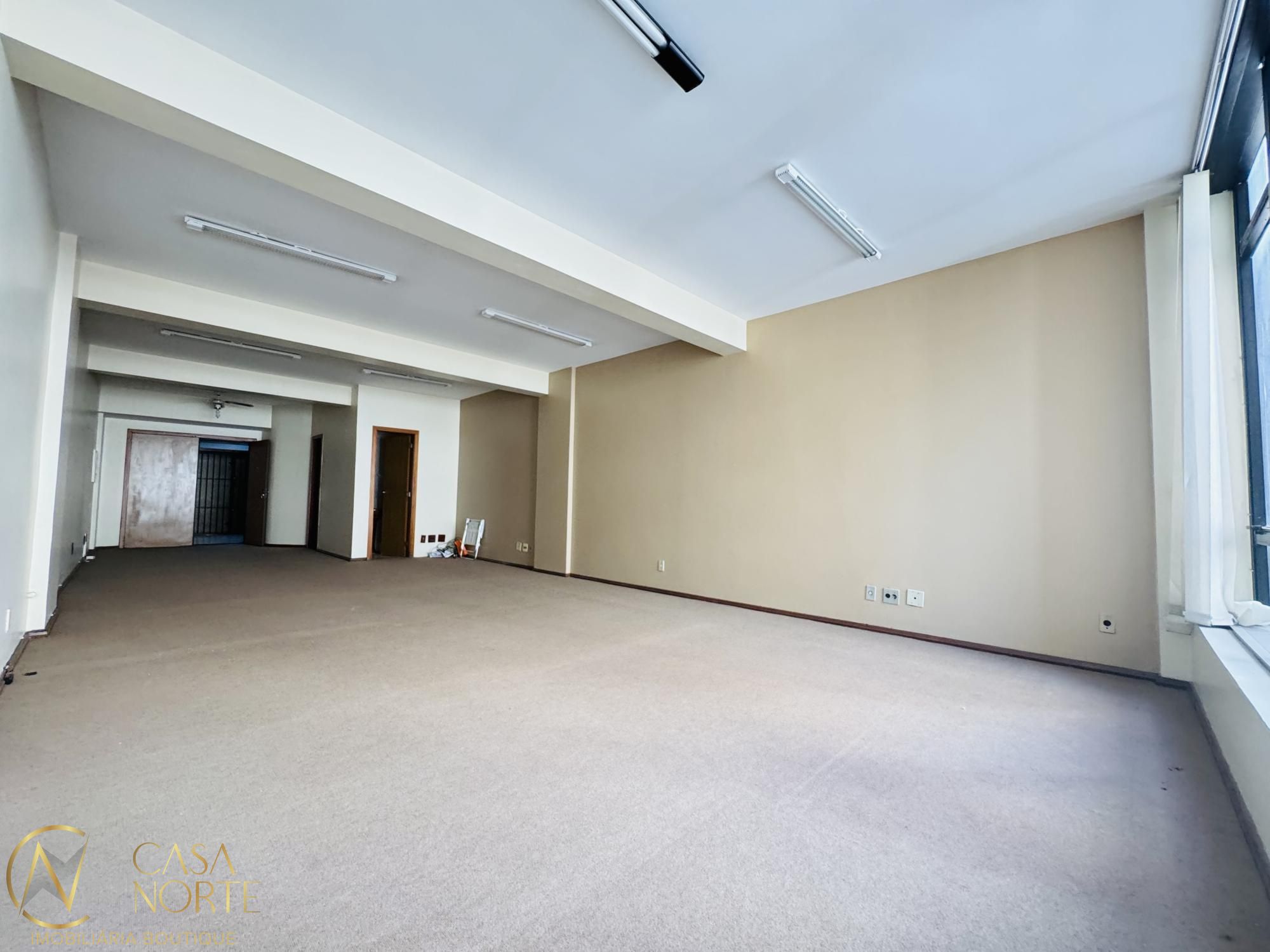 Sala Comercial à venda com 1 quarto, Rua General Vitorino no bairro Centro Histórico em Porto Alegre