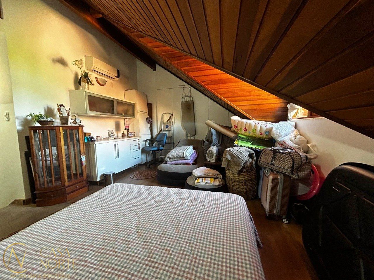 Casa de Condomínio à venda com 3 quartos, 134m², 1 suíte, 2 vagas, Rua Luis Felipe Monmany no bairro Espírito Santo em Porto Alegre