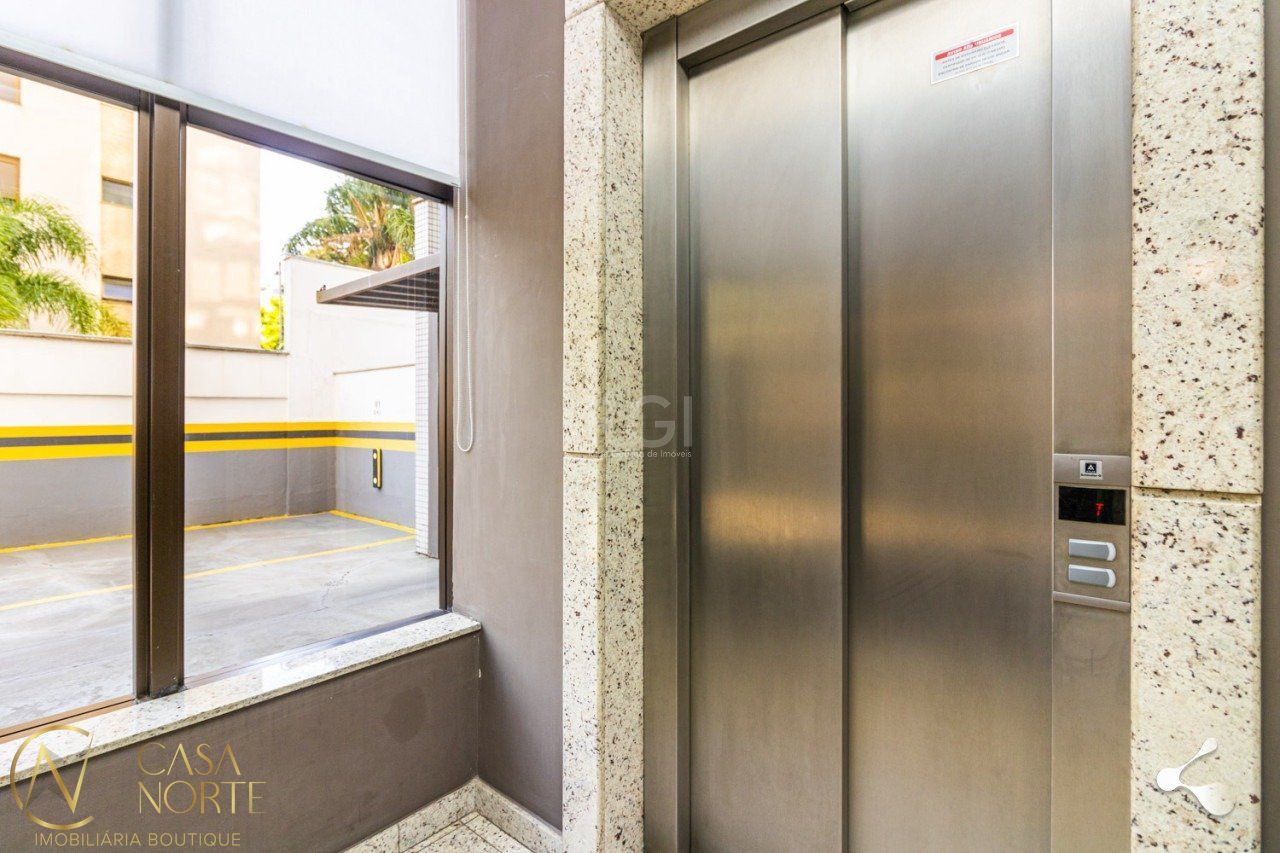 Apartamento à venda com 3 quartos, 191m², 3 suítes, 4 vagas, Rua Cabral no bairro Rio Branco em Porto Alegre