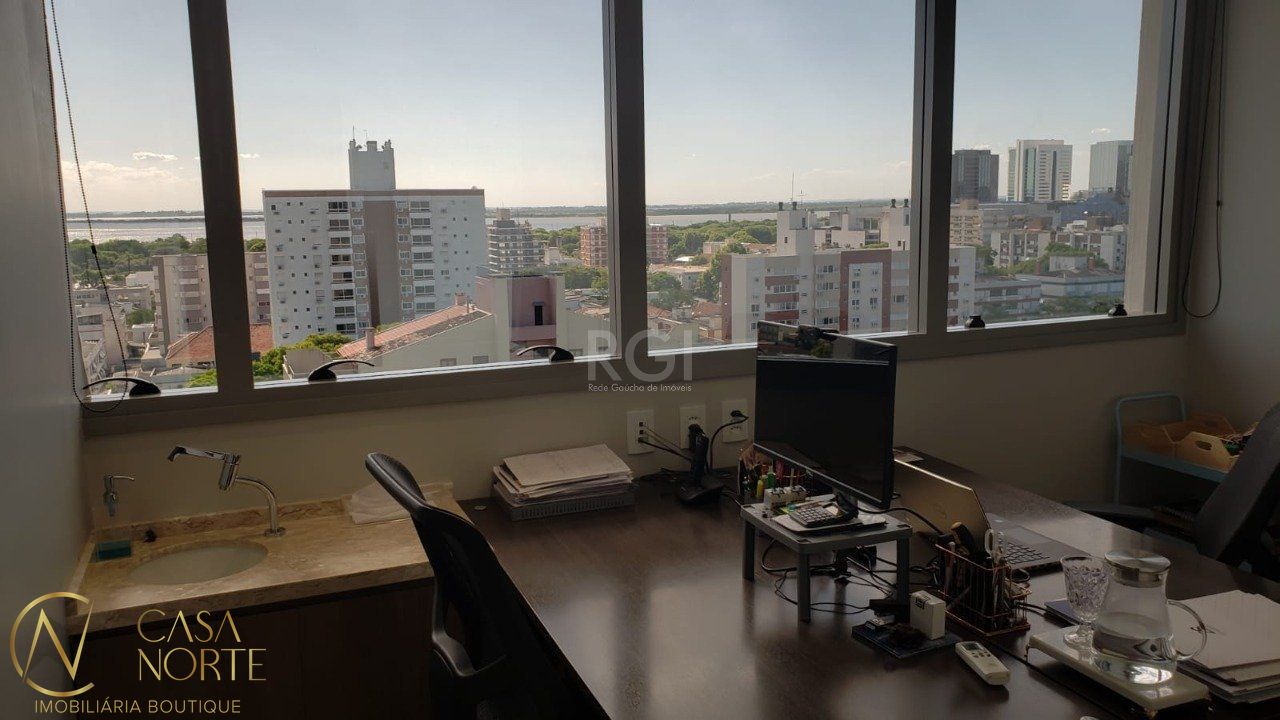 Sala Comercial à venda , 54m², Avenida Getúlio Vargas no bairro Menino Deus em Porto Alegre