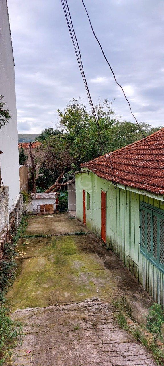 Terreno à venda  com 484m², Rua Jaguari no bairro Cristal em Porto Alegre
