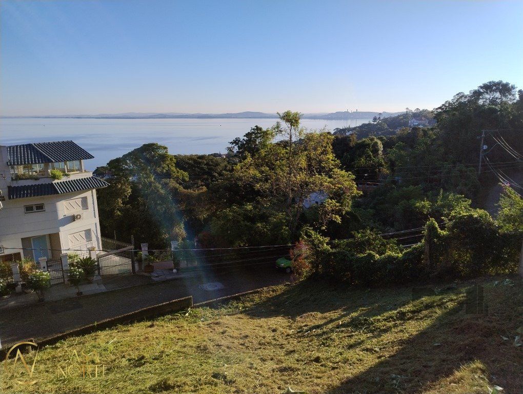 Terreno à venda  com 266m², Rua Professor Padre Gomes no bairro Sétimo Céu em Porto Alegre