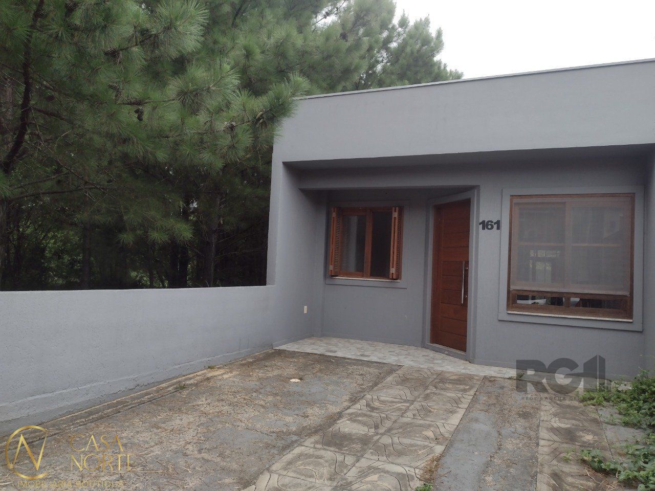 Casa à venda com 2 quartos, 67m², Rua Padre Valerio Alberton no bairro Hípica em Porto Alegre