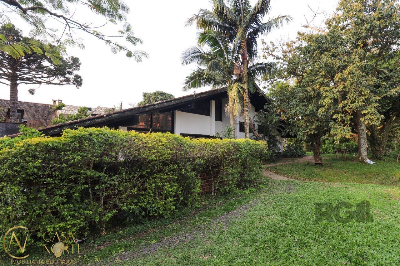 Casa à venda com 6 quartos, 523m², 2 suítes, 2 vagas, Rua Padre João Batista Reus no bairro Vila Conceição em Porto Alegre