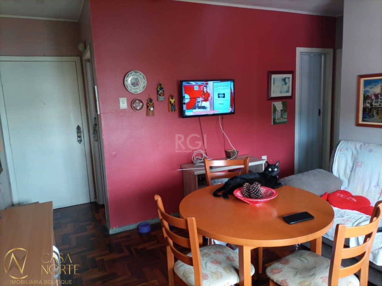 Apartamento à venda com 2 quartos, 50m², 1 vaga, Avenida Chui no bairro Cristal em Porto Alegre