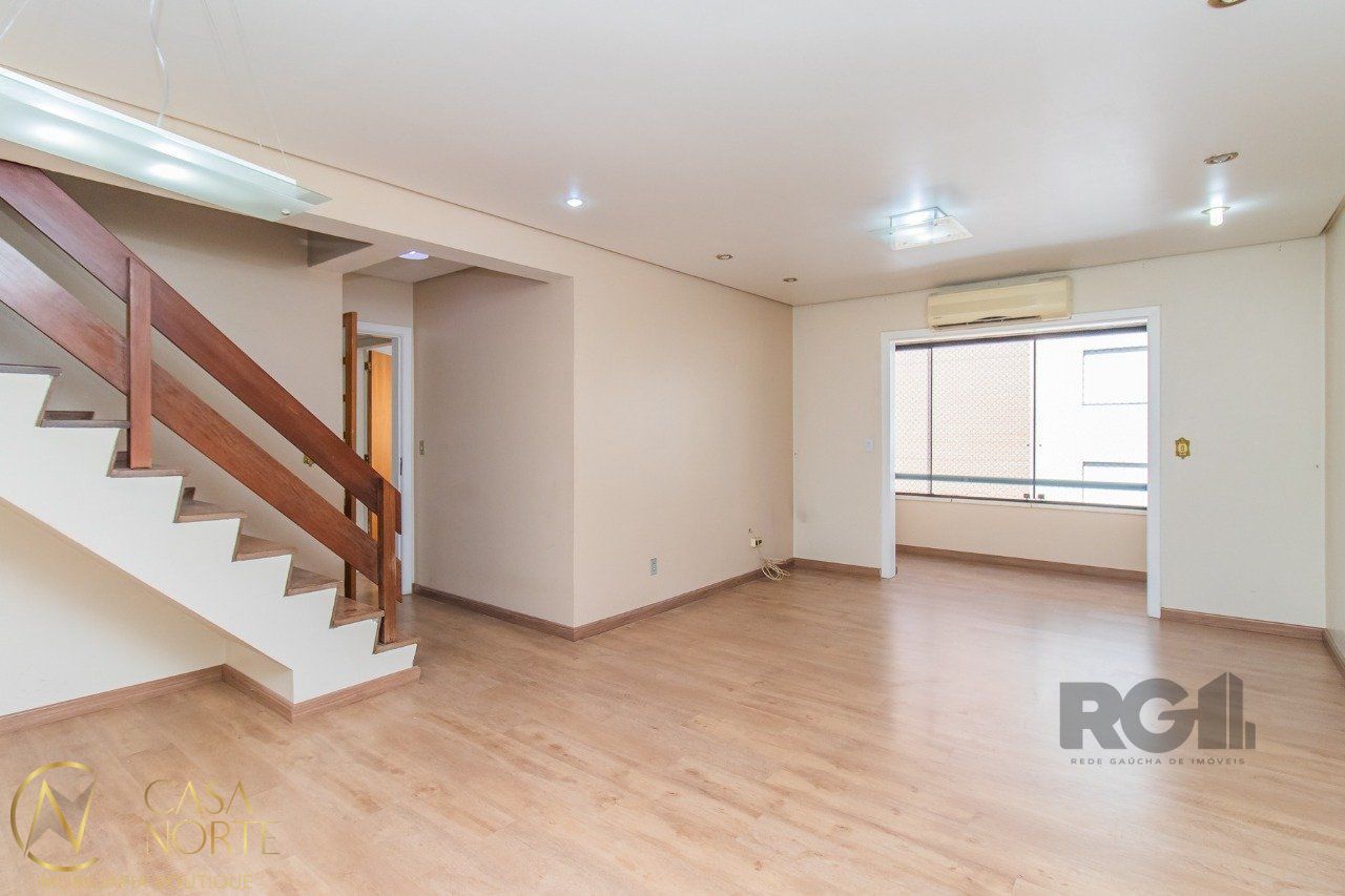 Cobertura à venda com 4 quartos, 243m², 2 suítes, 2 vagas, Rua São Francisco no bairro Santana em Porto Alegre