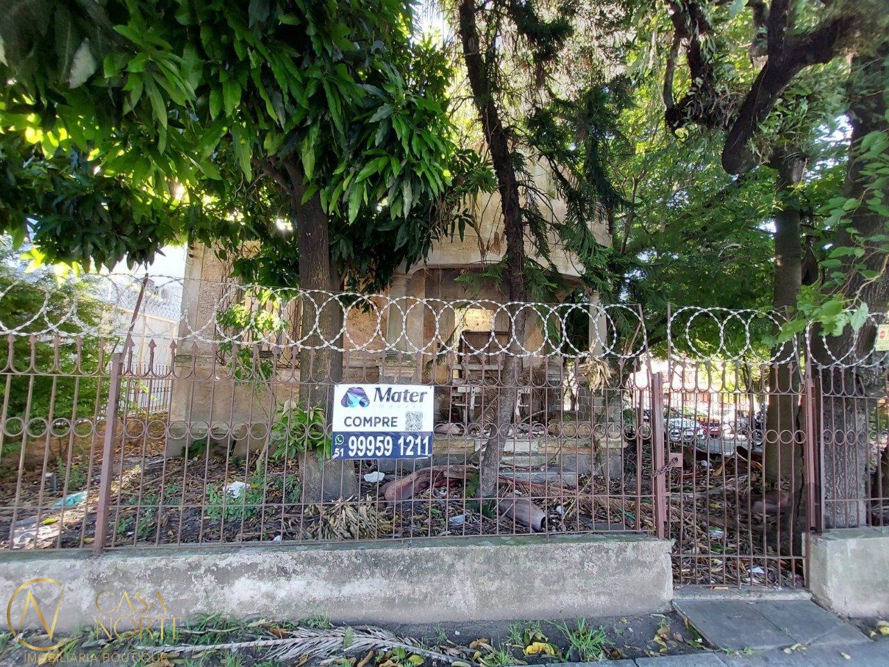 Terreno à venda  com 363m², Avenida Doutor Carlos Barbosa no bairro Medianeira em Porto Alegre