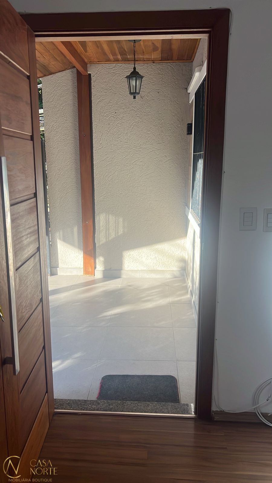 Casa à venda com 2 quartos, 51m², 2 vagas, Rua Seno Antônio Cornely no bairro Hípica em Porto Alegre