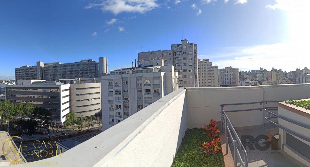 Apartamento à venda com 2 quartos, 106m², 1 suíte, 1 vaga, Rua Miguel Tostes no bairro Rio Branco em Porto Alegre