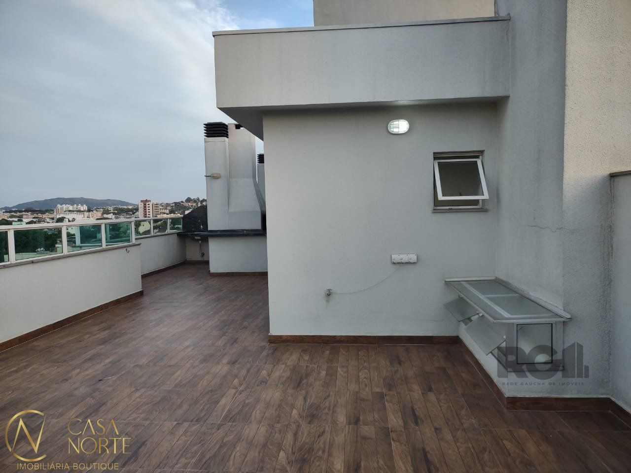 Cobertura à venda com 3 quartos, 166m², 1 suíte, 2 vagas, Rua Coronel Massot no bairro Cristal em Porto Alegre