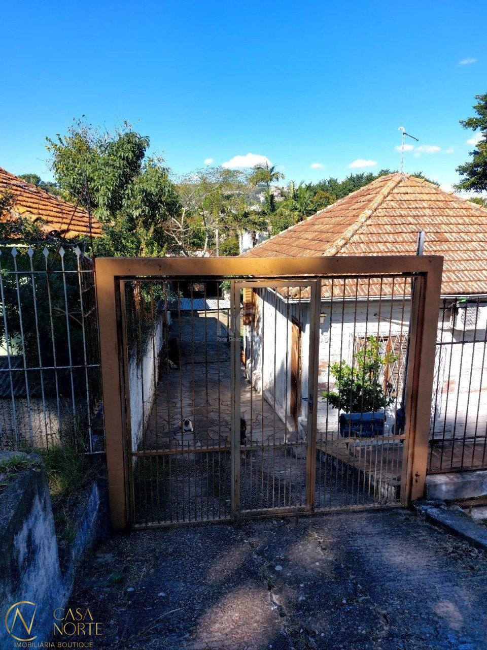 Terreno à venda  com 484m², Rua Jaguari no bairro Cristal em Porto Alegre