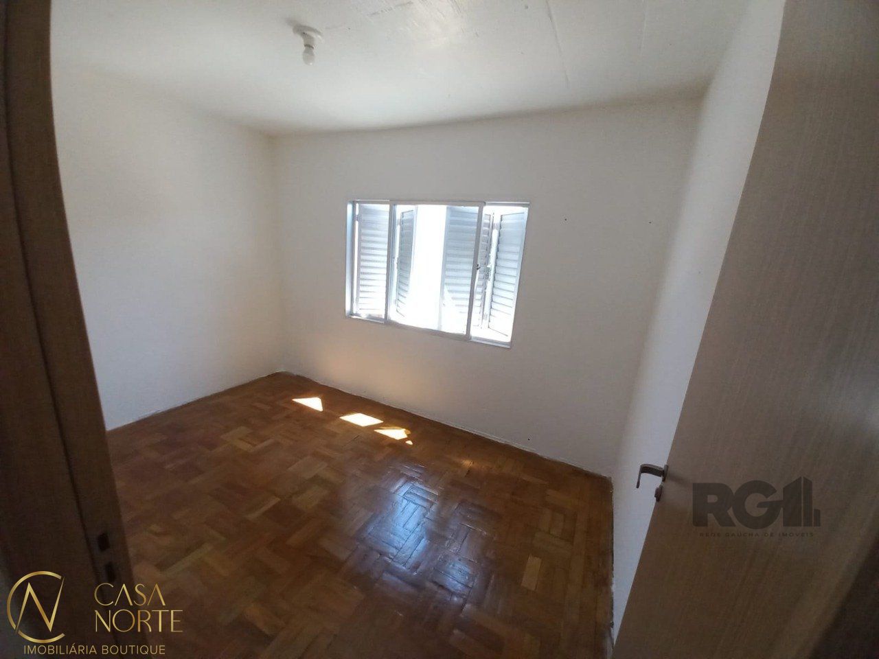 Apartamento à venda com 2 quartos, 49m², 1 vaga, Rua Rubem Pereira Torelly no bairro Restinga em Porto Alegre