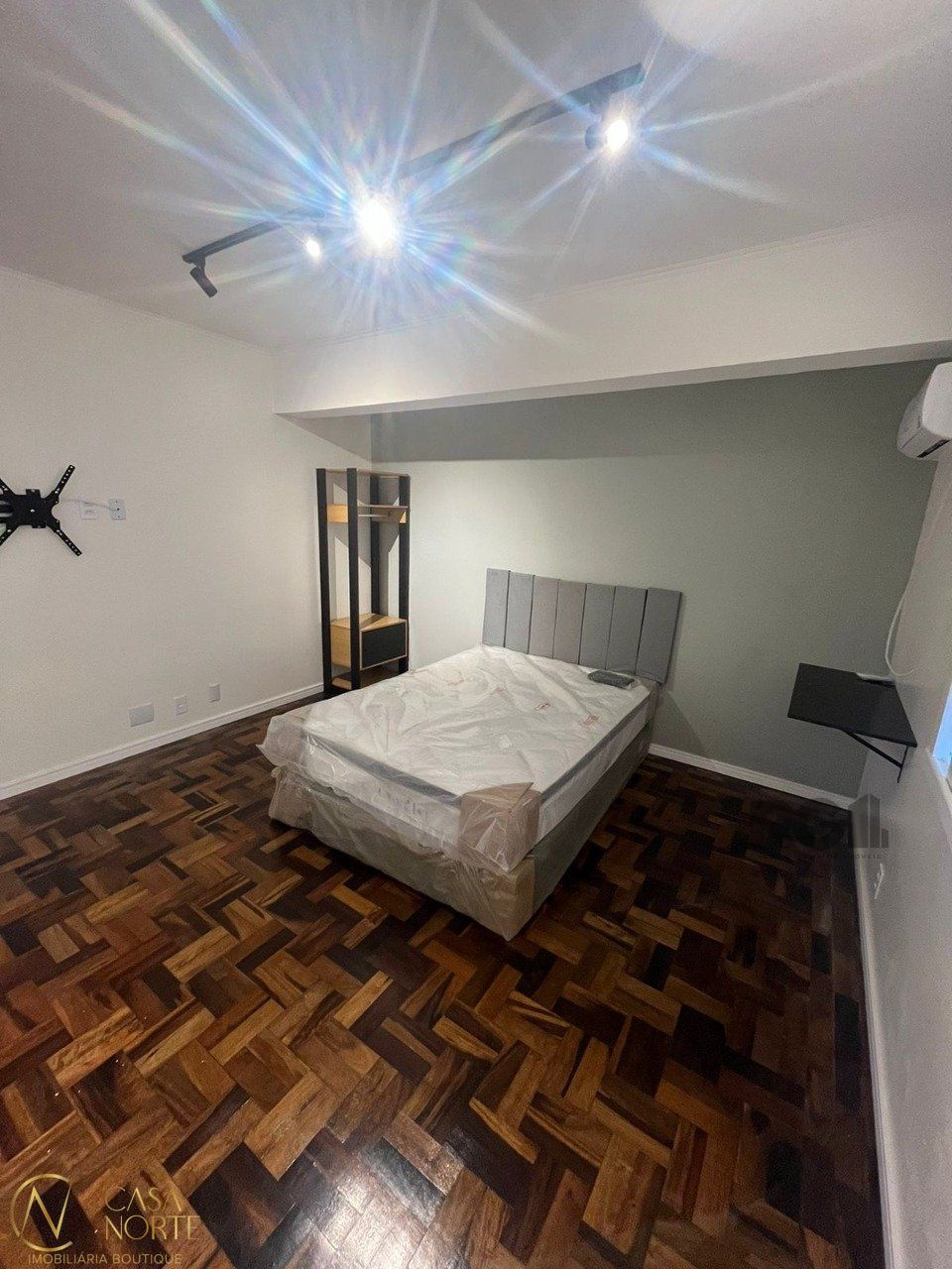 Apartamento à venda com 1 quarto, 26m², Rua Gaston Englert no bairro Vila Ipiranga em Porto Alegre