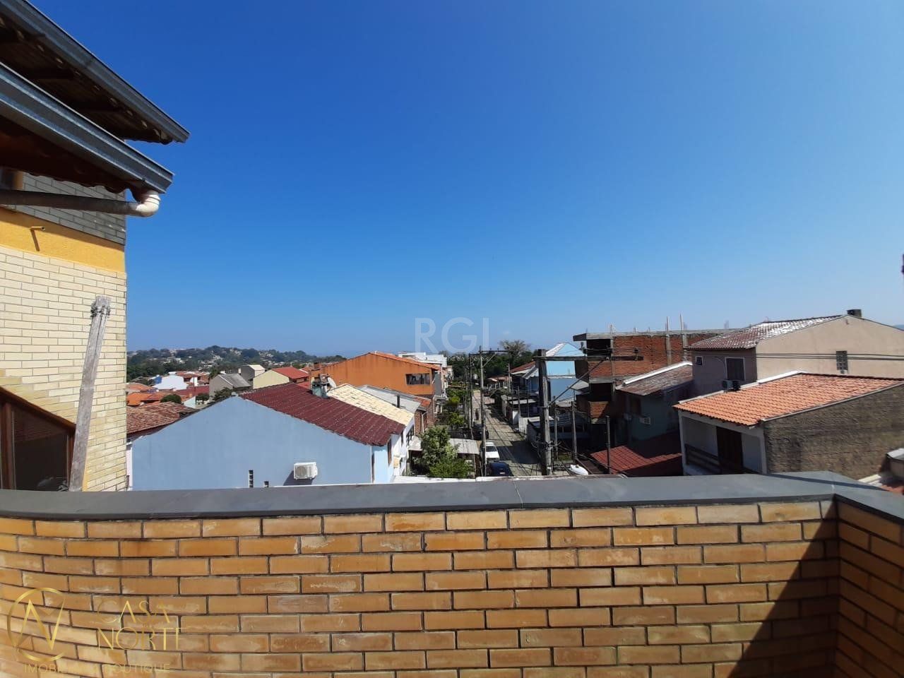 Casa à venda com 3 quartos, 274m², 1 suíte, 3 vagas, Avenida da Serraria no bairro Espírito Santo em Porto Alegre