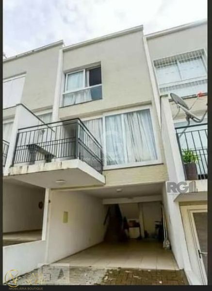 Casa de Condomínio à venda com 3 quartos, 152m², 1 suíte, 2 vagas, Rua Padre João Batista Reus no bairro Vila Conceição em Porto Alegre