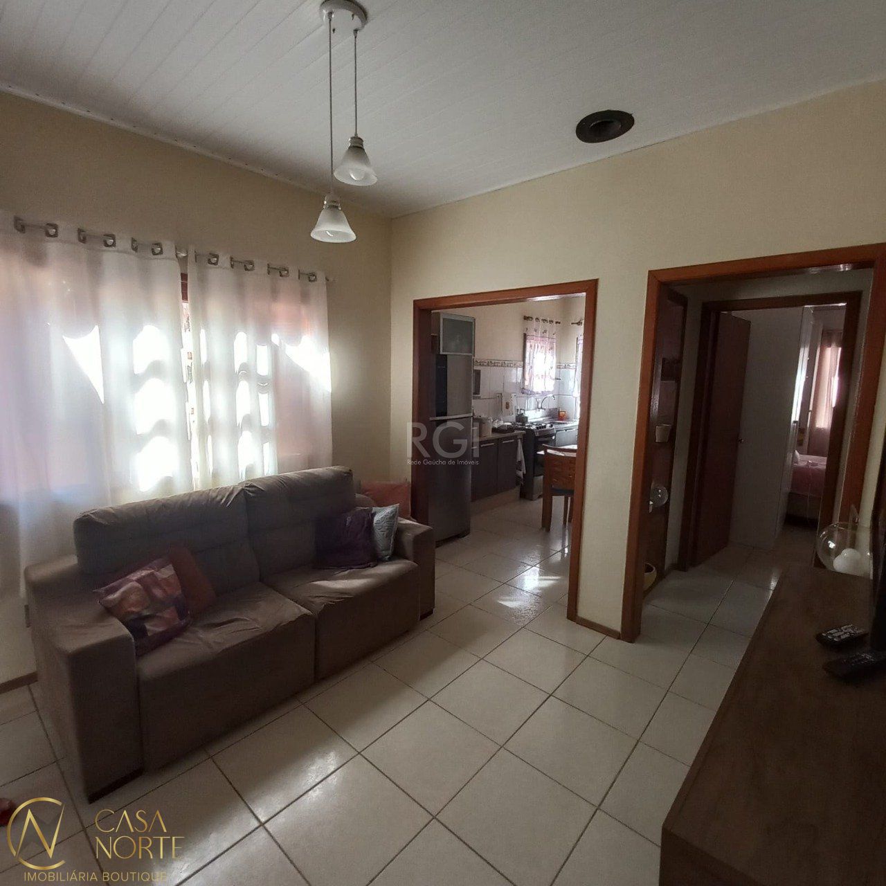 Casa à venda com 4 quartos, 150m², 2 vagas, Avenida Heitor Vieira no bairro Belém Novo em Porto Alegre