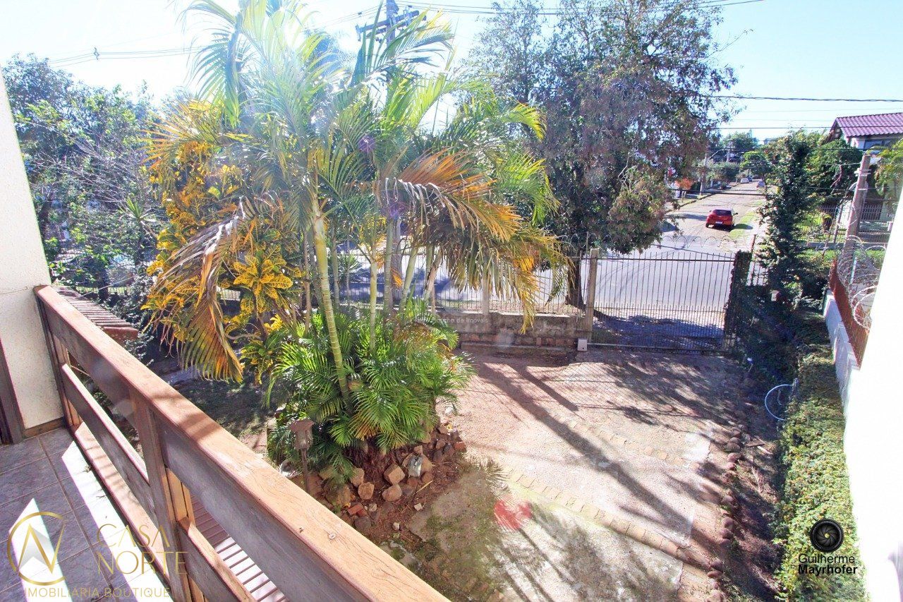 Casa à venda com 4 quartos, 249m², 1 suíte, 5 vagas, Rua Conselheiro Xavier da Costa no bairro Ipanema em Porto Alegre