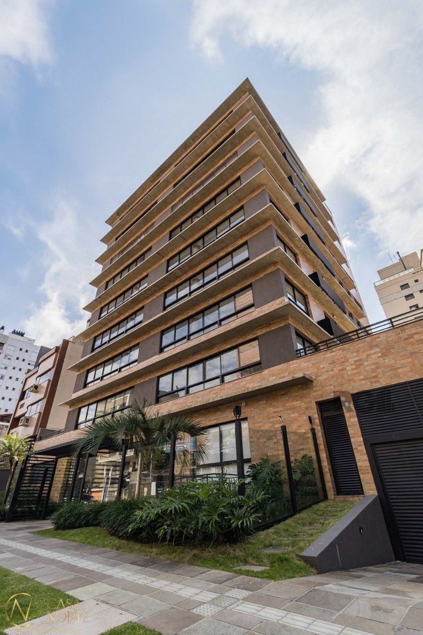 Apartamento à venda com 3 quartos, 130m², 3 suítes, 3 vagas, Avenida Guaporé no bairro Petrópolis em Porto Alegre