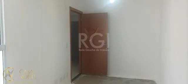 Apartamento à venda com 2 quartos, 40m², 1 vaga, Rua Sete Mil e Oito no bairro Restinga em Porto Alegre