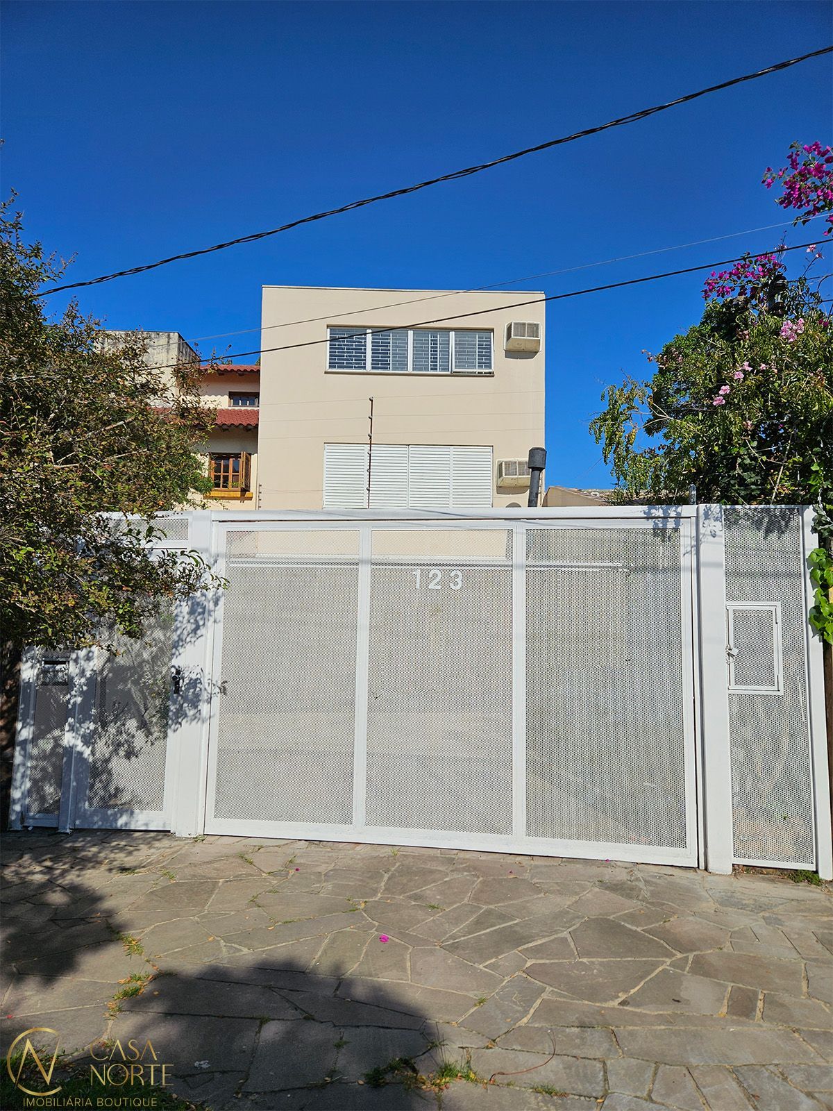 Casa à venda com 4 quartos, 233m², 2 suítes, 2 vagas, Rua Engenheiro Otávio Furtado no bairro Ipanema em Porto Alegre