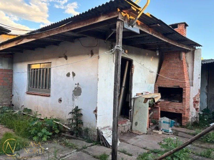 Terreno à venda  com 300m², Rua Ângelo Barboza no bairro Cavalhada em Porto Alegre