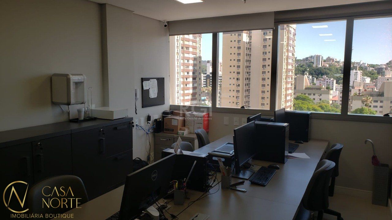 Sala Comercial à venda , 54m², Avenida Getúlio Vargas no bairro Menino Deus em Porto Alegre