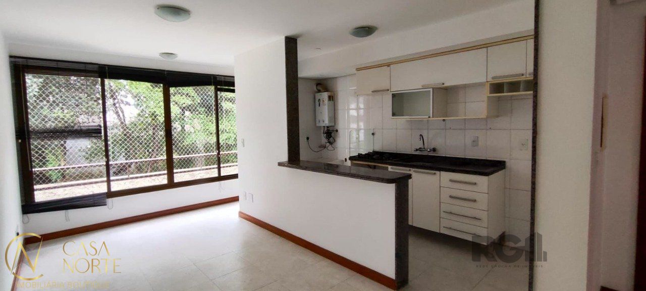 Apartamento à venda com 1 quarto, 50m², Avenida Cristóvão Colombo no bairro Floresta em Porto Alegre