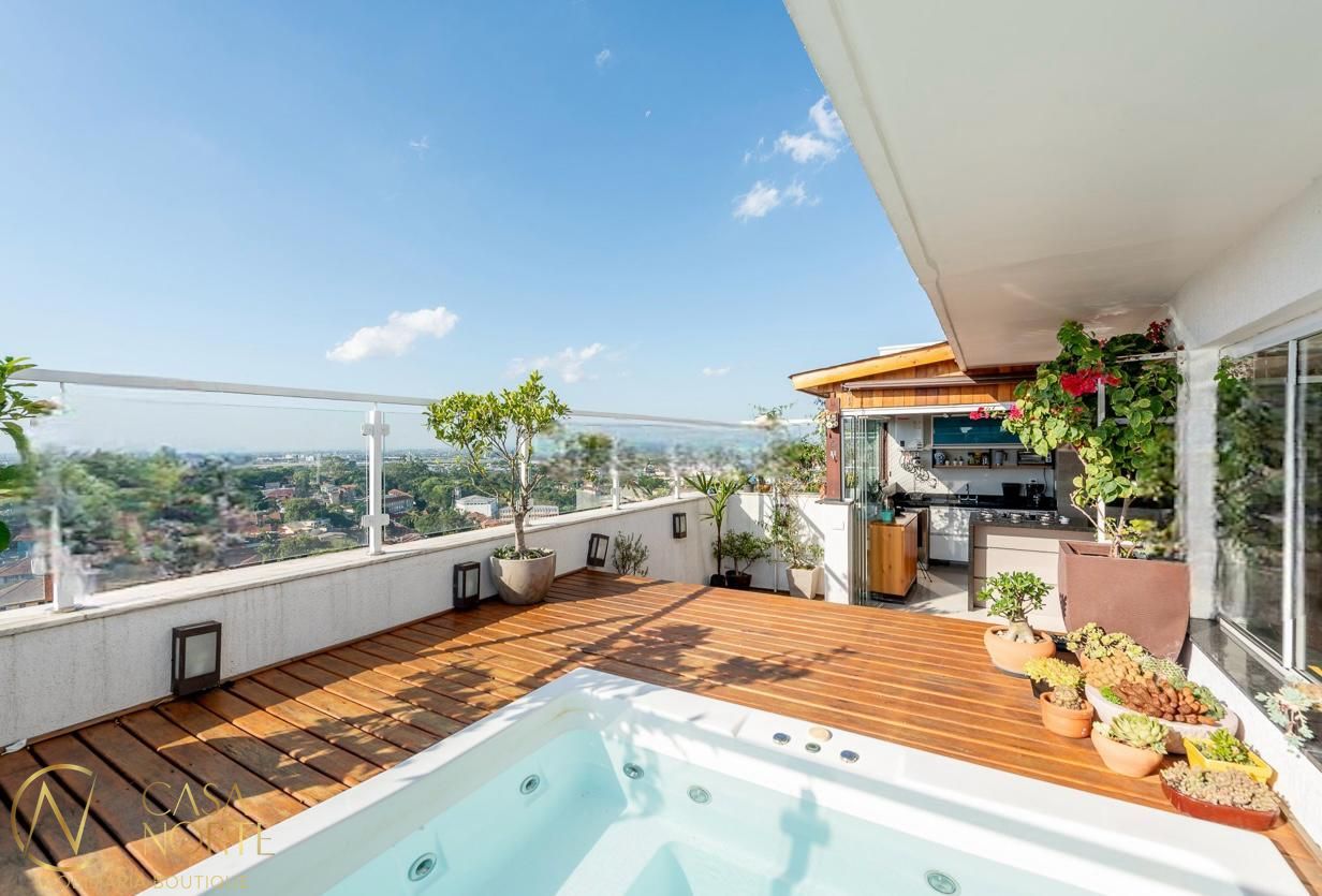 Cobertura à venda com 3 quartos, 157m², 1 suíte, 2 vagas, Rua Frei Henrique Golland Trindade no bairro Boa Vista em Porto Alegre