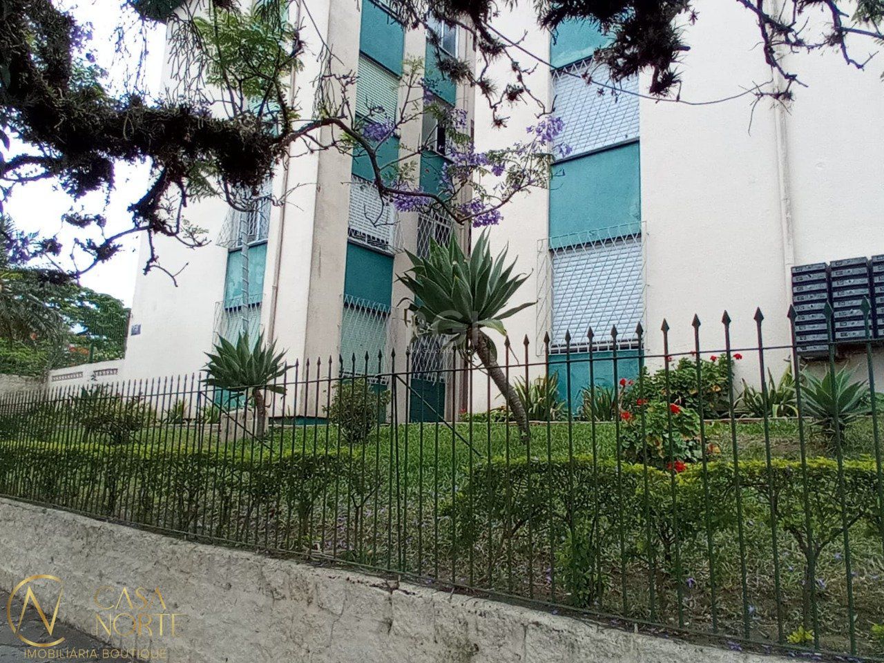 Apartamento à venda com 2 quartos, 50m², 1 vaga, Avenida Chui no bairro Cristal em Porto Alegre