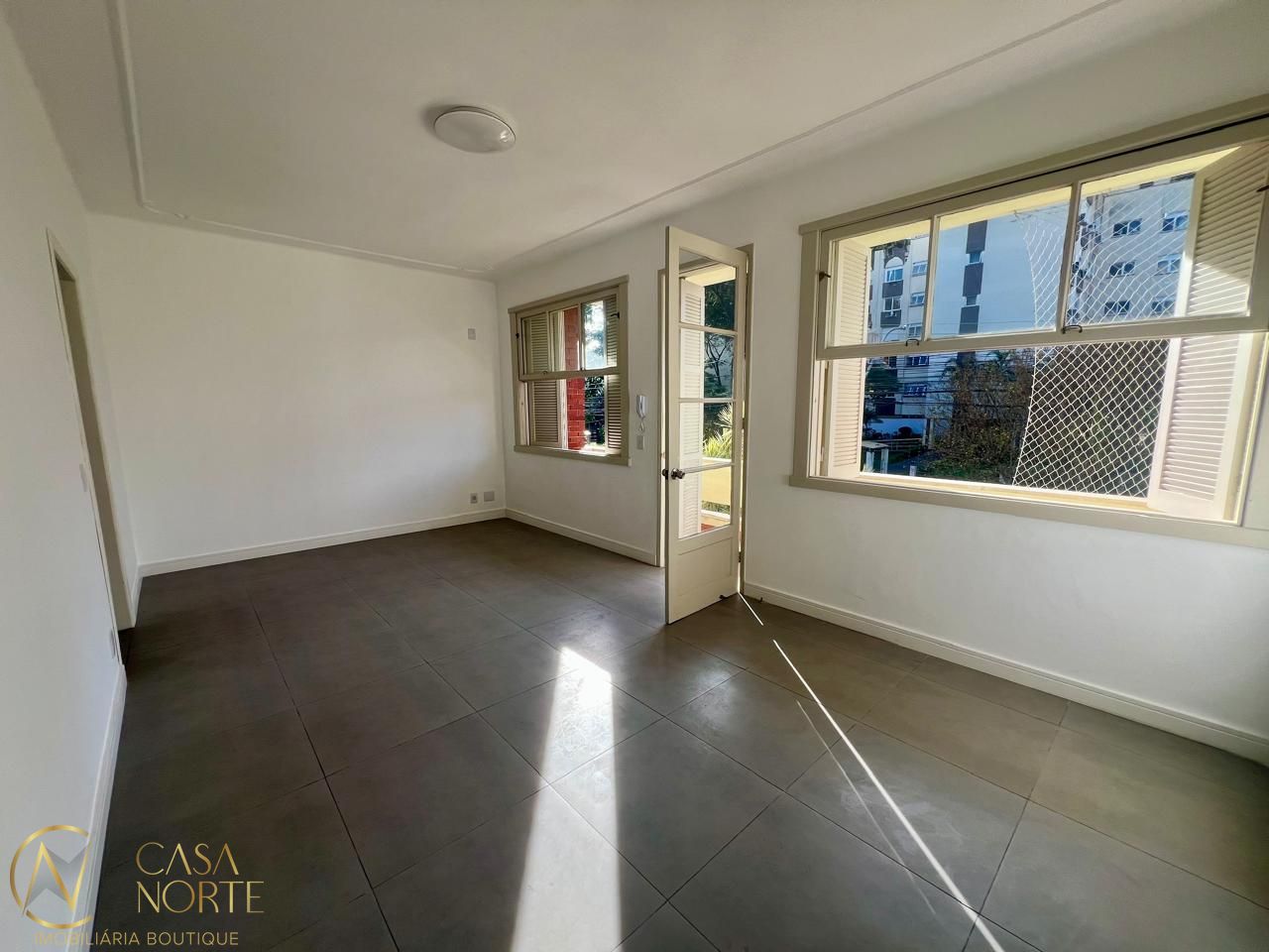 Apartamento à venda com 3 quartos, 107m², 1 suíte, Rua Barbedo no bairro Menino Deus em Porto Alegre