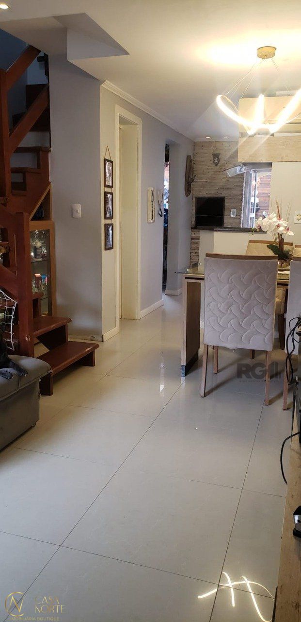 Casa de Condomínio à venda com 2 quartos, 96m², 1 vaga, Rua Giobatta Giuseppe Petracco no bairro Vila Nova em Porto Alegre