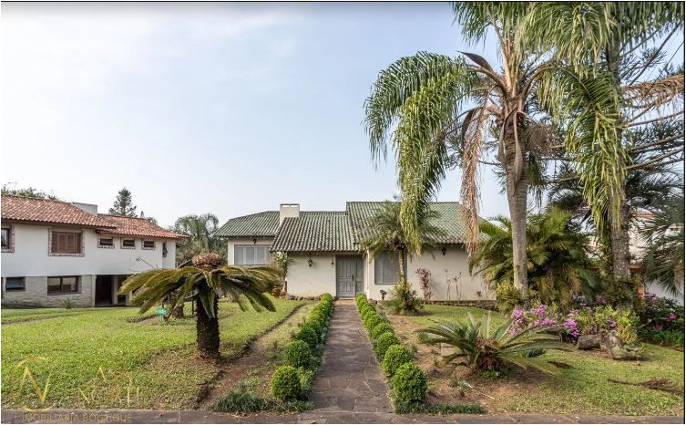 Casa de Condomínio à venda com 3 quartos, 350m², 1 suíte, 6 vagas, Avenida Firmino Octávio Bimbi no bairro Cavalhada em Porto Alegre
