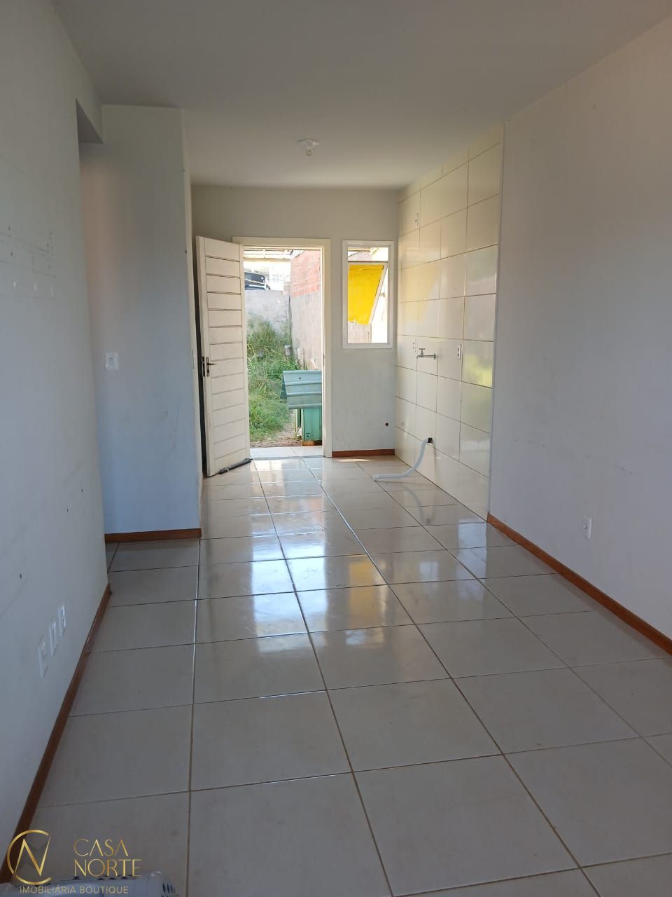 Casa à venda com 2 quartos, 48m², 2 vagas, Nair Garcia Martins no bairro Restinga em Porto Alegre