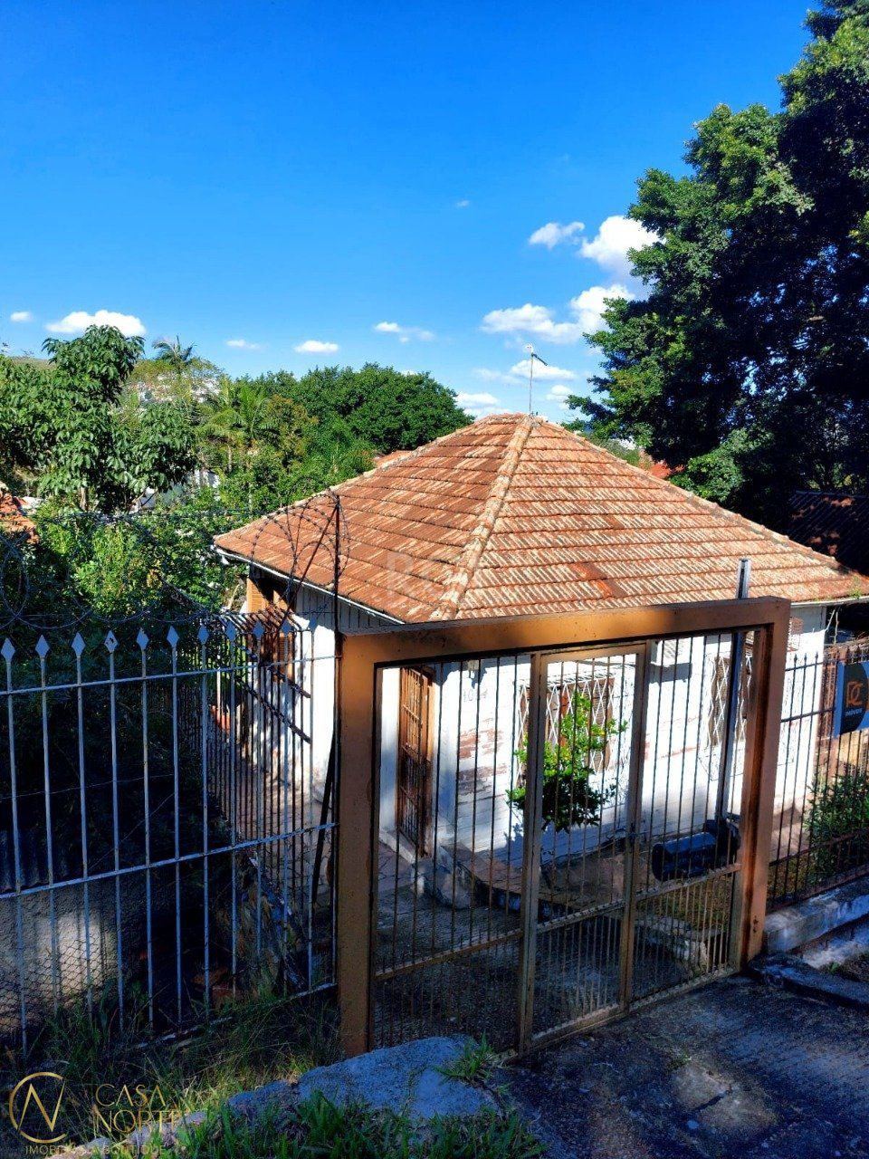 Terreno à venda  com 484m², Rua Jaguari no bairro Cristal em Porto Alegre