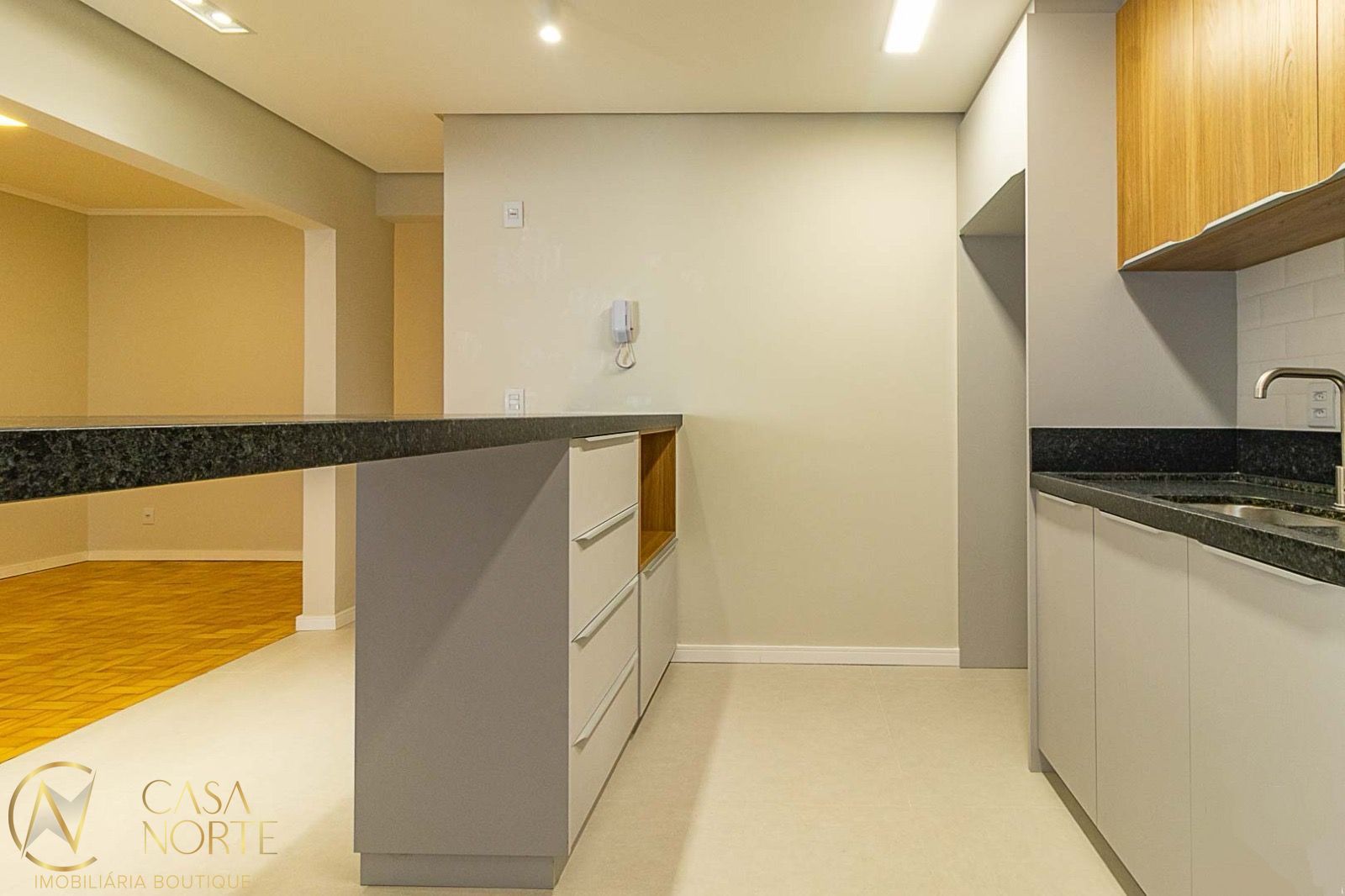 Apartamento à venda com 2 quartos, 75m², 1 vaga, Rua Comendador Rheingantz no bairro Auxiliadora em Porto Alegre