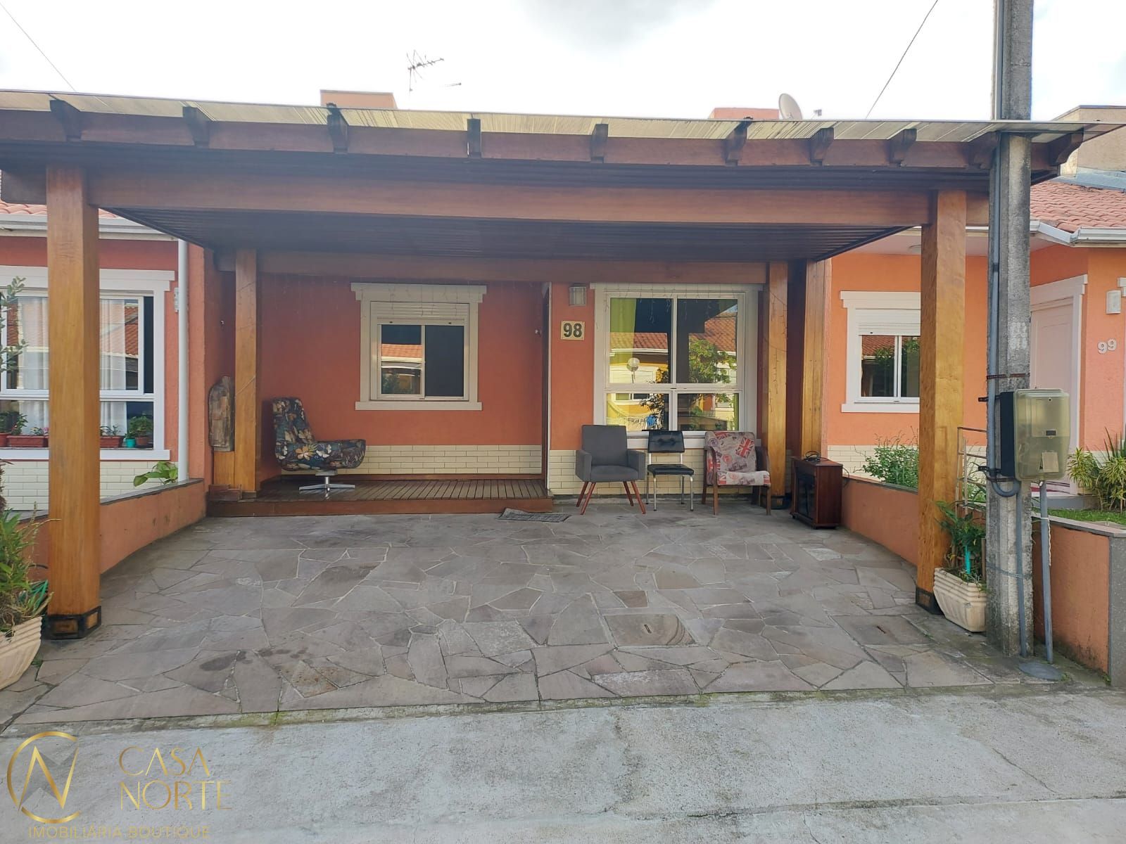 Casa de Condomínio à venda com 2 quartos, 52m², 2 vagas, Rua Embira no bairro Hípica em Porto Alegre