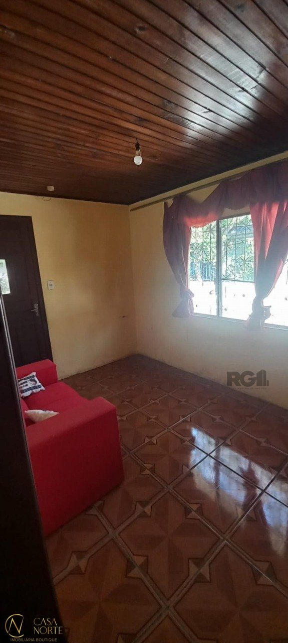 Casa à venda com 3 quartos, 120m², 4 vagas, Avenida do Lami no bairro Belém Novo em Porto Alegre