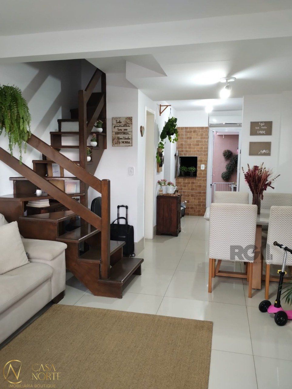 Casa de Condomínio à venda com 2 quartos, 95m², 1 vaga, Rua Giobatta Giuseppe Petracco no bairro Vila Nova em Porto Alegre