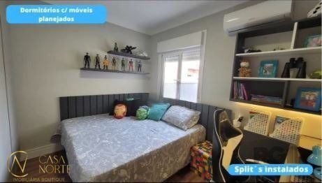 Casa à venda com 3 quartos, 147m², 1 suíte, 3 vagas, Travessa São Pedro no bairro Vila Ipiranga em Porto Alegre