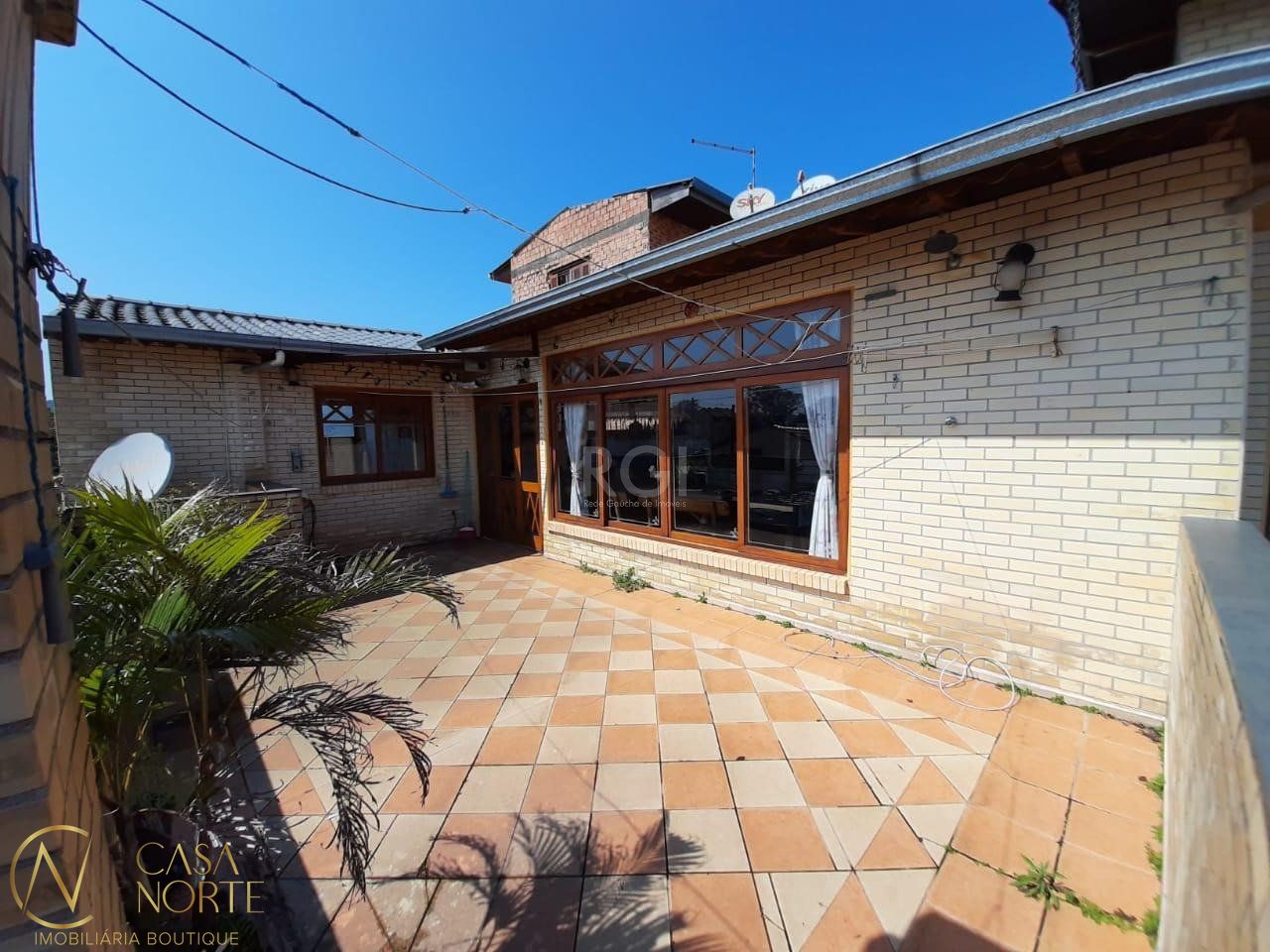 Casa à venda com 3 quartos, 274m², 1 suíte, 3 vagas, Avenida da Serraria no bairro Espírito Santo em Porto Alegre