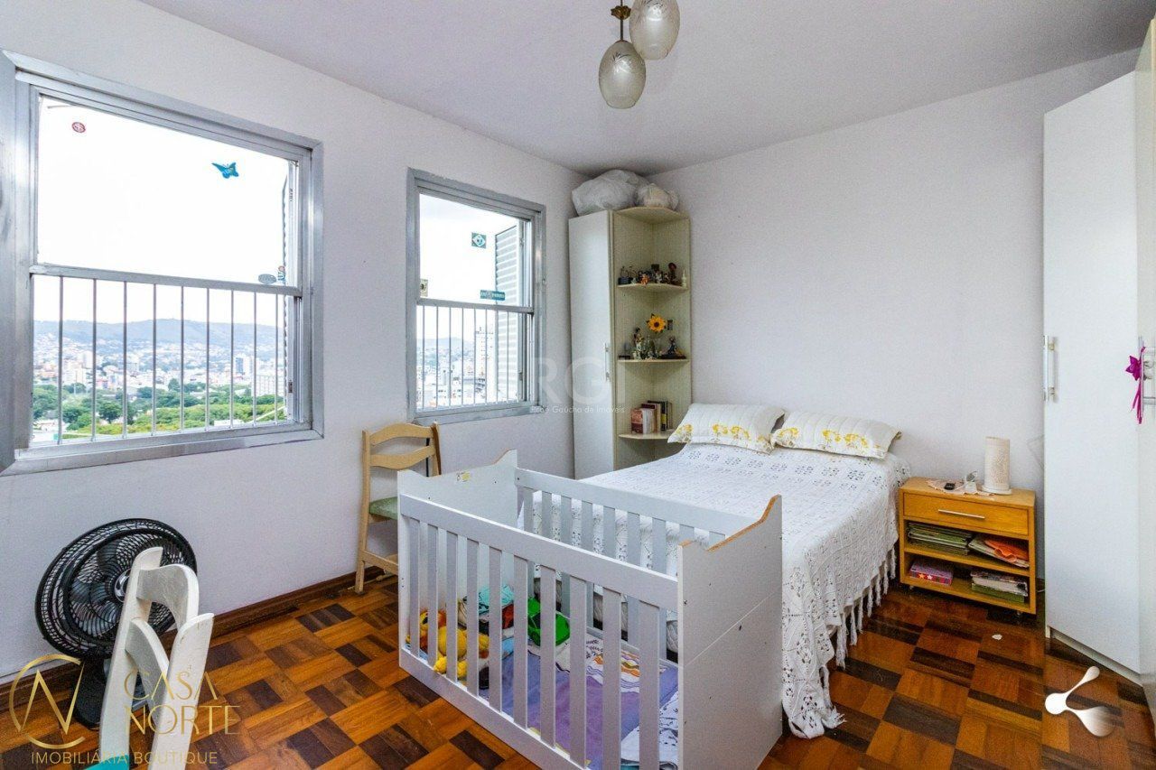 Apartamento à venda com 2 quartos, 77m², Avenida Protásio Alves no bairro Petrópolis em Porto Alegre