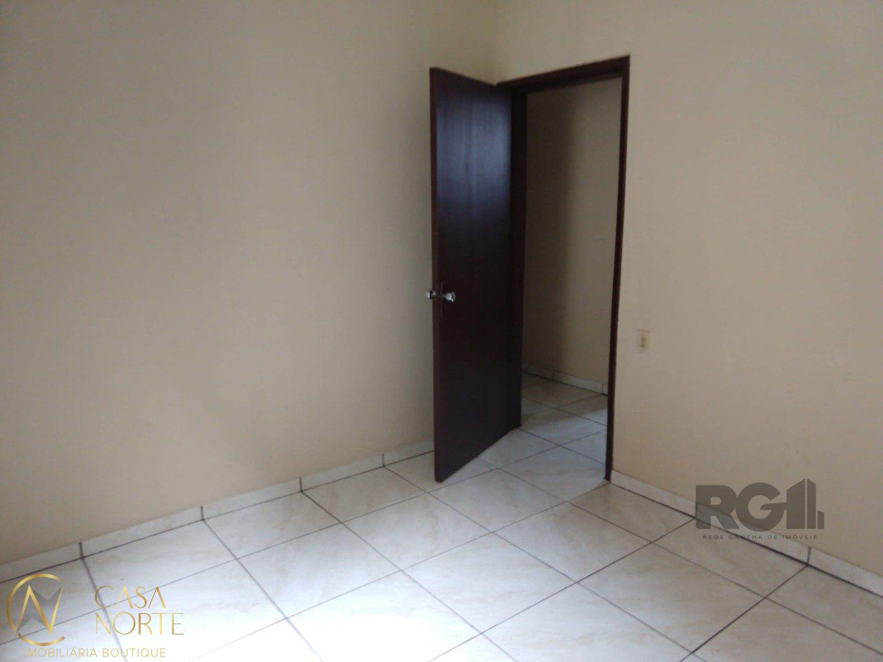Terreno à venda  com 200m², Rua Joia no bairro Vila Nova em Porto Alegre