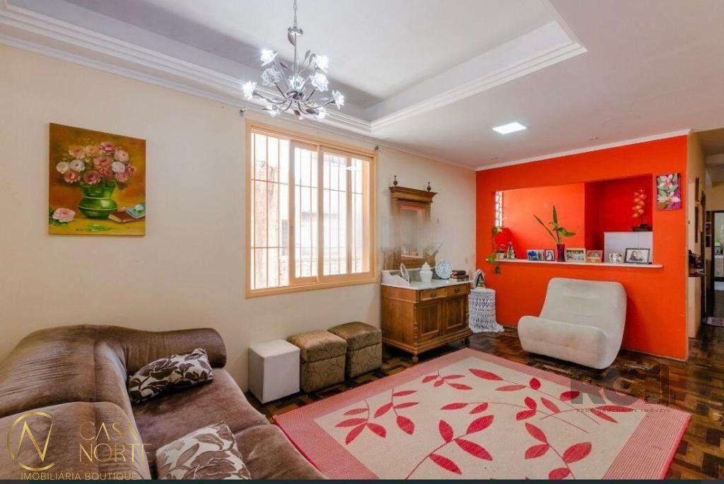 Casa à venda com 6 quartos, 408m², 1 suíte, 6 vagas, Rua Padre João Batista Reus no bairro Vila Conceição em Porto Alegre