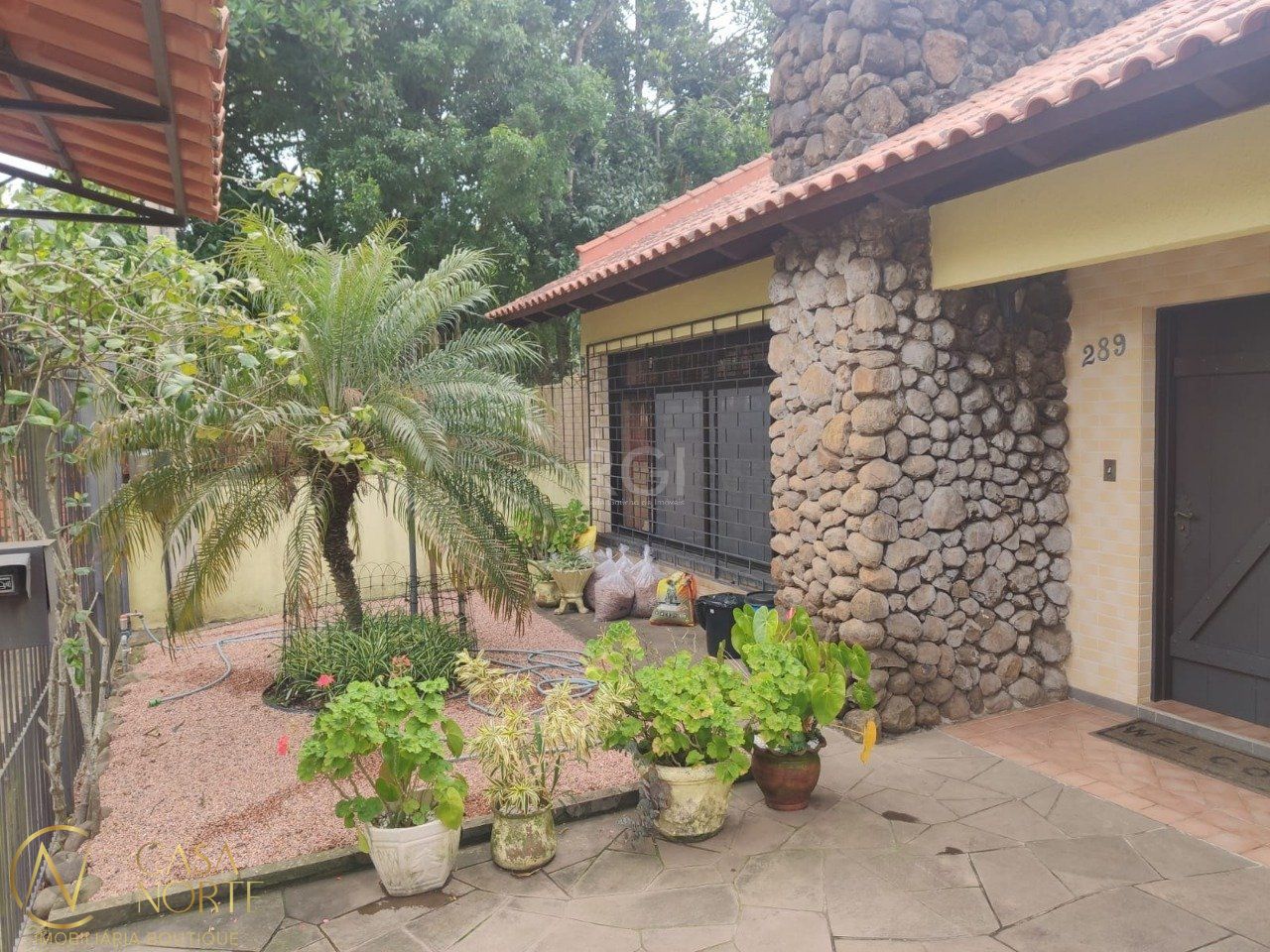 Casa à venda com 3 quartos, 195m², 1 suíte, 2 vagas, Rua Atlântida no bairro Ipanema em Porto Alegre