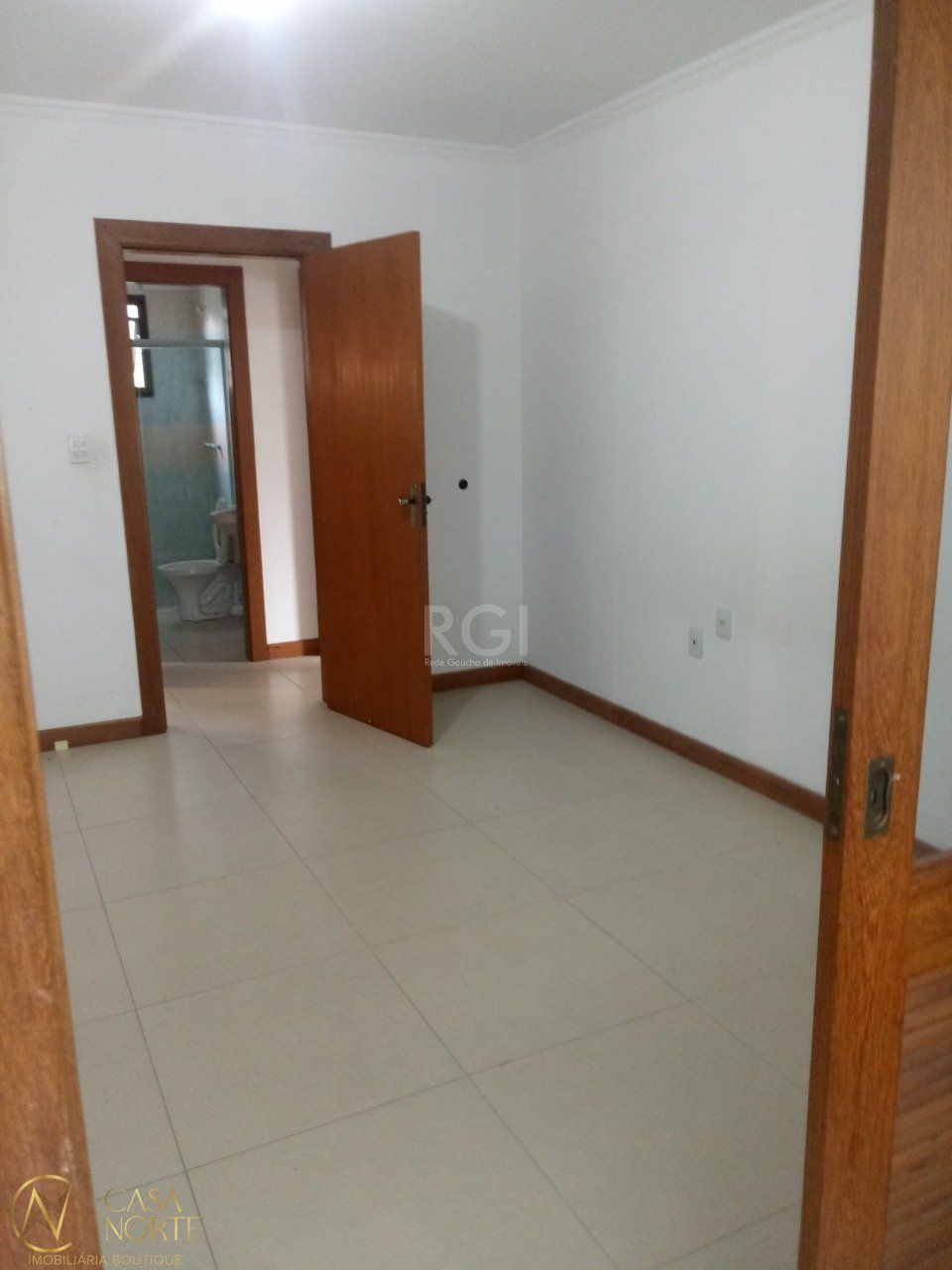 Apartamento à venda com 2 quartos, 77m², 1 suíte, Rua Barao de Itaqui no bairro Jardim São Pedro em Porto Alegre