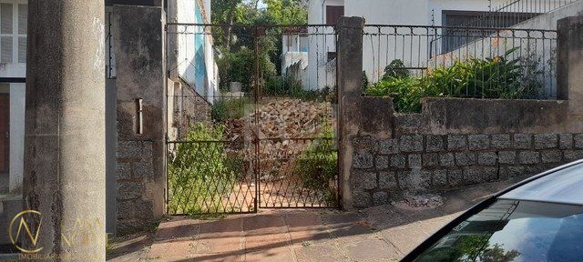 Terreno à venda  com 290m², Rua Paulino Chaves no bairro Santo Antônio em Porto Alegre